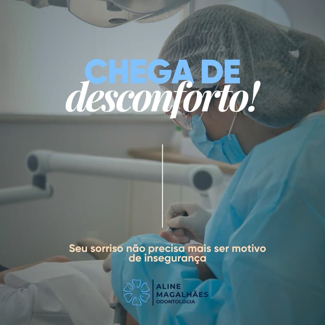 Imagem mostra um dentista realizando um procedimento com foco na atenção ao paciente.